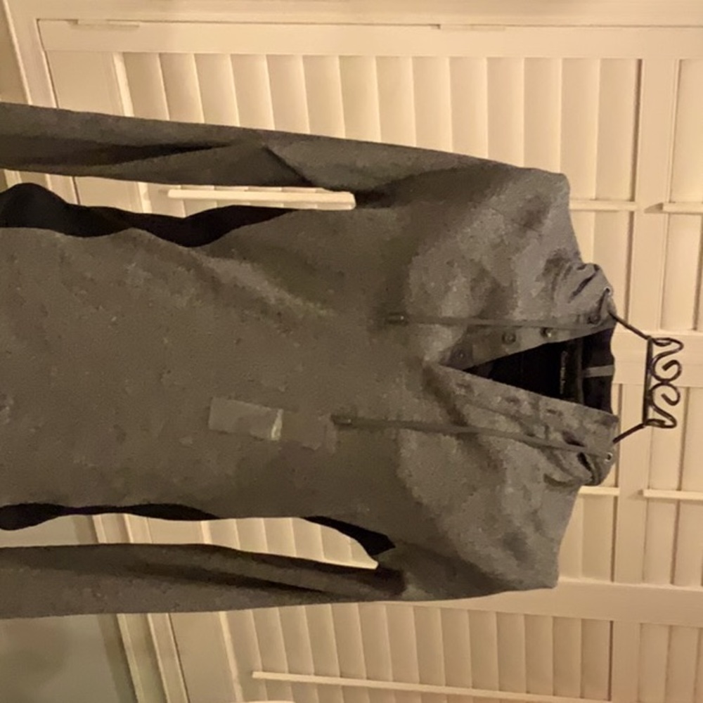 SOLD!
Men’s Calvin Klein hooded shirt NWT small